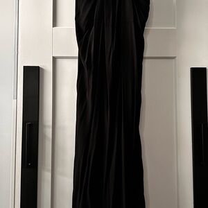 Elegant Black Maxi Dress with open back